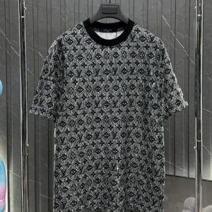Louis Vuitton Luxury T-Shirt DN26120510
