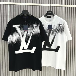 Louis Vuitton Luxury T-Shirt DN26120518
