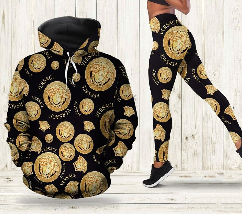 6N9zVymD-T030121-170xxxVersace-Logo-3D-Hoodie-And-Legging-1.jpg