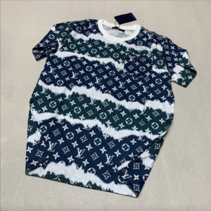 Louis Vuitton Luxury T-Shirt DN26210302
