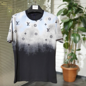 Louis Vuitton Luxury T-Shirt DN26210319