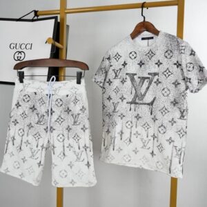 2026 Louis Vuitton Tracksuits for men - DN9190604