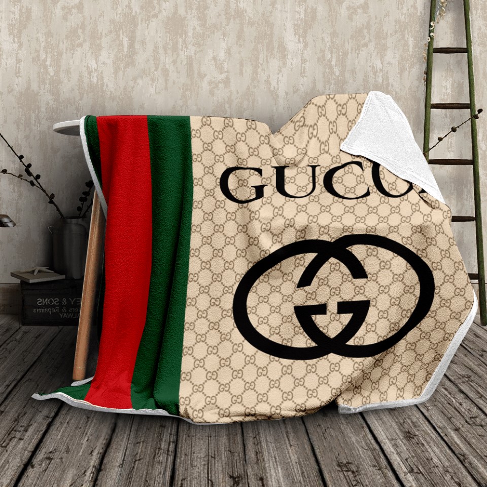 Gucci-Beige-Fashion-Logo-Luxury-Brand-Blanket-Fleece-Home-Decor.jpg