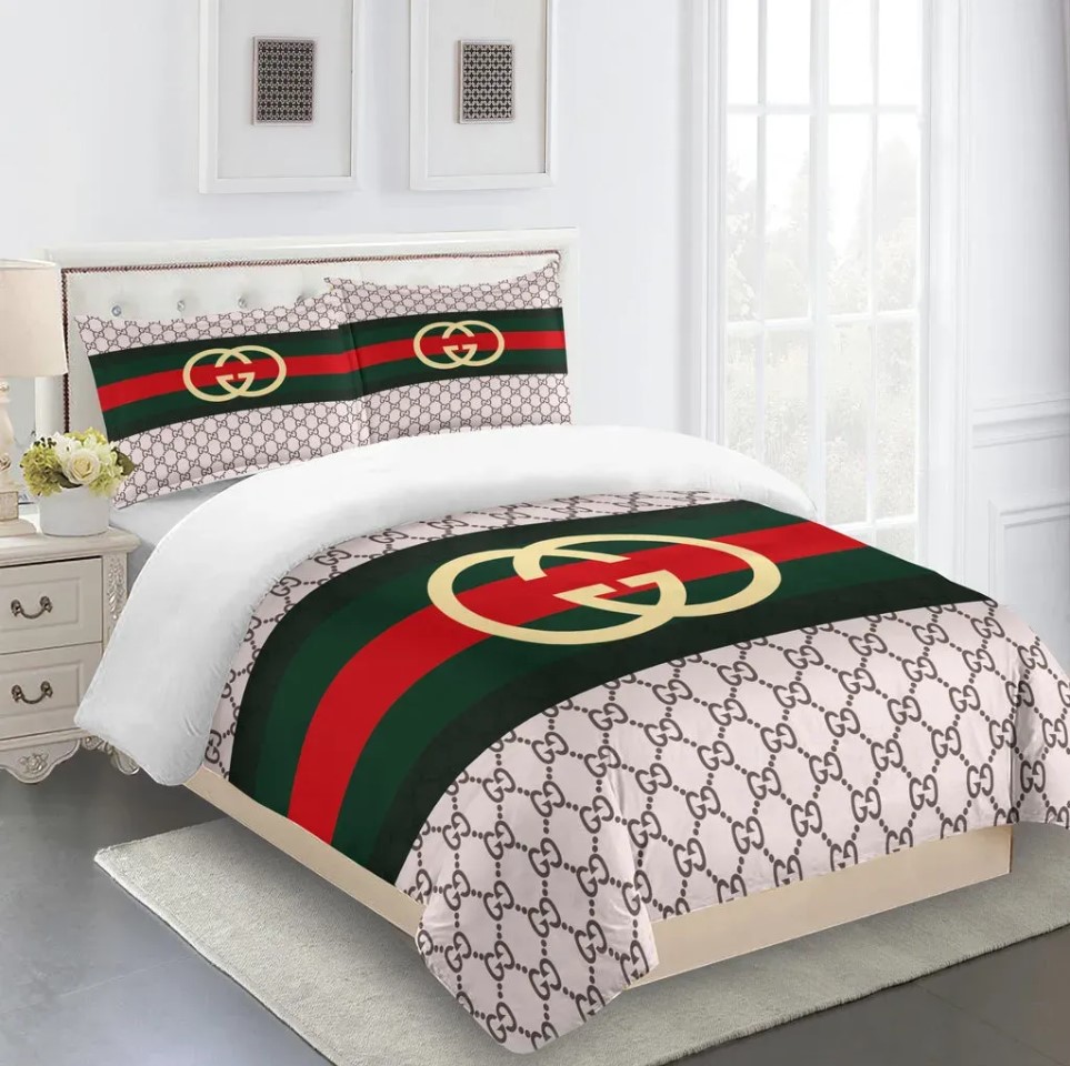 Gucci-Fashion-Yellow-Logo-Red-Green-Limited-Luxury-Brand-Bedding-Set-Home-Decor.jpg