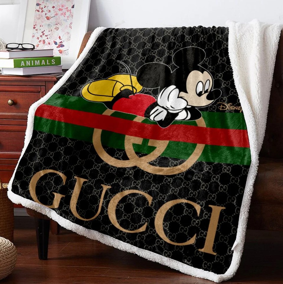 Gucci-Mickey-Mouse-Fashion-Luxury-Brand-Premium-Blanket-Fleece-Home-Decor1.jpg
