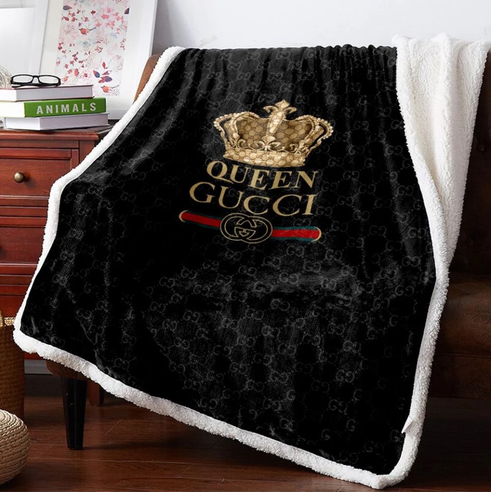 Gucci-Queen-Fashion-Luxury-Brand-Premium-Blanket-Fleece-Home-Decor.jpg