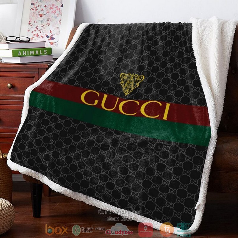 Gucci-Red-Green-Line-Hive-Pattern-Black-Fleece-Blanket.jpg