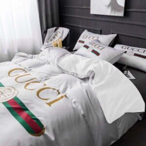 GC Signature Logo In White Background Bedding Set King