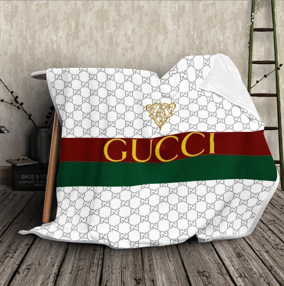Gucci-White-Fashion-Logo-Luxury-Brand-Premium-Blanket-Fleece-Home-Decor.jpg