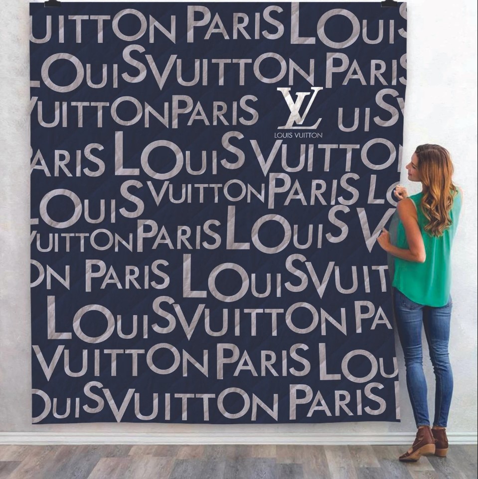 Louis-Vuitton-Logo-Fashion-Luxury-Brand-Premium-Logo-Blanket-Fleece-Home-Decor.jpg
