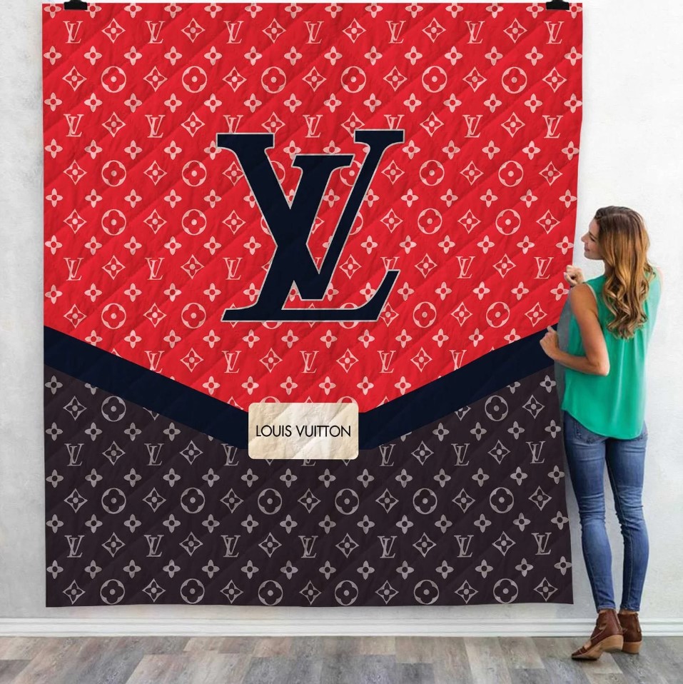 Louis-Vuitton-Red-Black-Fashion-Luxury-Brand-Premium-Blanket-Fleece-Home-Decor.jpg