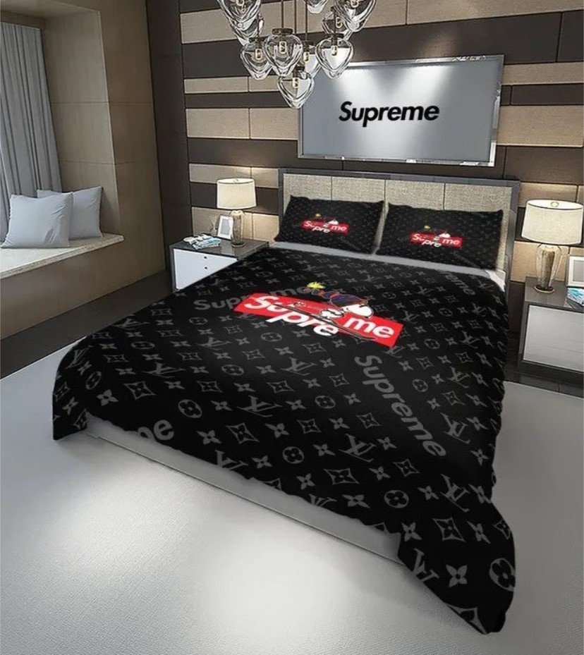 Louis-Vuitton-Supreme-Snoopy-Skateboard-Black-Luxury-Brand-Bedding-Set-Duvet-Cover-Home-Decor-Special-Gift.jpg