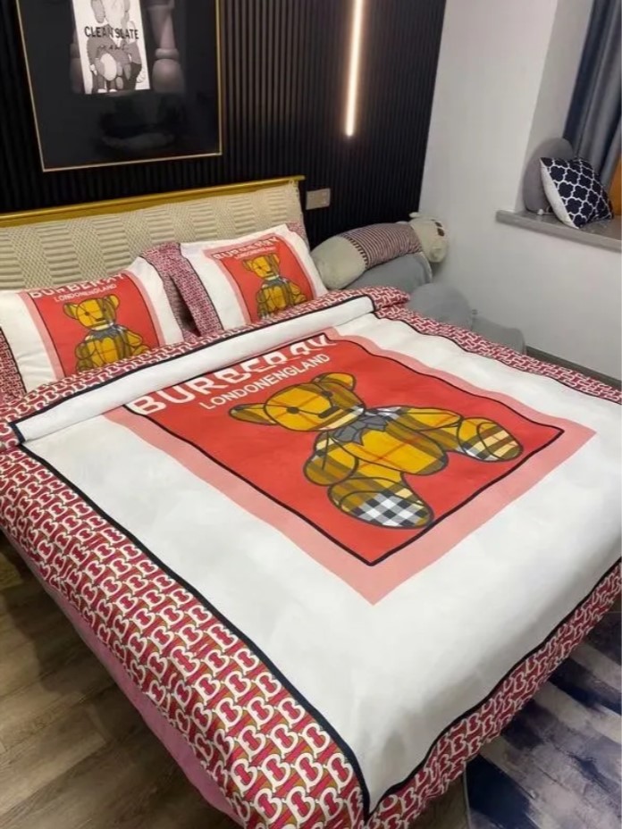 Louis-Vuitton-Supreme-Vegeta-Dragon-Ball-Black-Luxury-Brand-Bedding-Set-Duvet-Cover-Home-Decor-Special-Gift-2.jpg