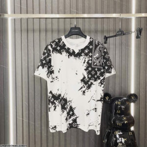 Limited Edition 2025 Louis Vuitton Unisex T-Shirt DN830914