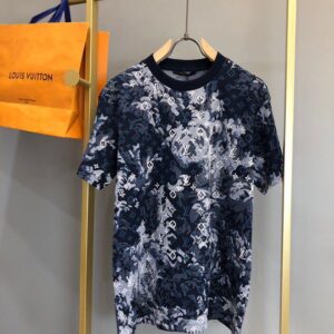 Louis Vuitton Luxury T-Shirt DN26120612
