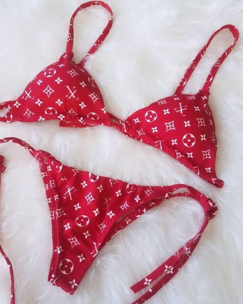 Red-Bikini-LV-PM00529.jpg