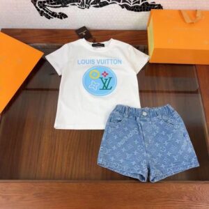 Kid Luxury Louis Vuitton Tracksuits DN26020633