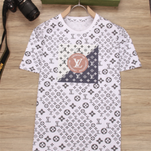 Louis Vuitton Luxury T-Shirt DN26160375
