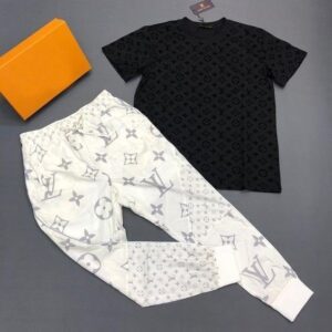 2026 Louis Vuitton Tracksuits  - DN605502