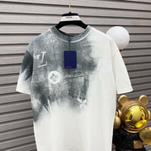 Louis Vuitton Luxury T-Shirt DN26290501