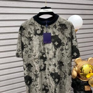Louis Vuitton Luxury T-Shirt DN26290505