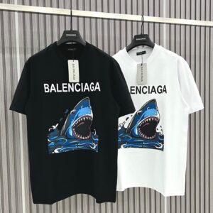 Balenciaga Luxury T-Shirt DN26310510